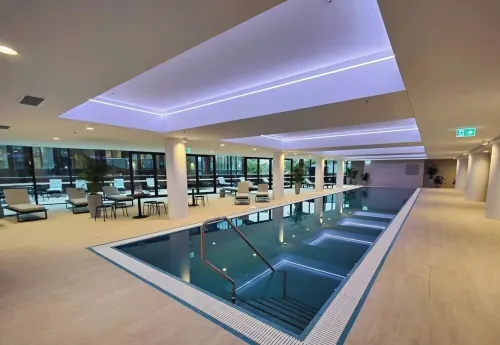 Brand new 1B apartment in Woden Pool Sauna Gym Hotels in Phillip