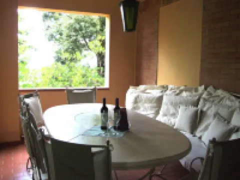 Large and very well furnished apartment in a villa, with garden and pool. D.