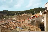 Charming village retreat near beach/vineyards Hotels in Le Beausset