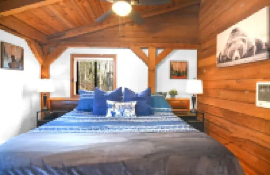 Couples Romantic Getaway Cabin with Indoor Hot Tub and Mountain View