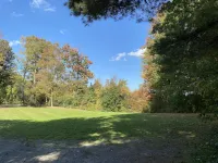林中、距沃特金斯峽谷州立公園、賽車場和葡萄酒之路數分鐘的小屋 - Wi-Fi