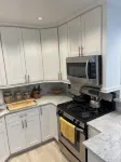 Renovated-Jacuzzi Tub Home NYC/LGA/JFK Washer/Dryer