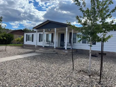 Comfortable home, great location Hotels near Hole In The Rock Road