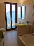 A window 4 overlooking Lake Maggiore!