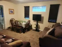 2 Rooms House Close to Downtown with quick freeway