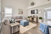 Cozy & Quiet 3BD Retreat Near Downtown Nashville!