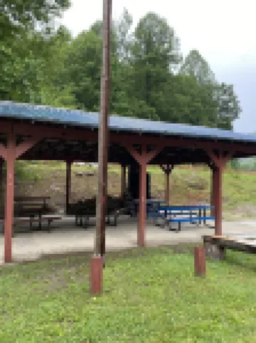 MT. Hideaway 2 bedroom, Lg. parking, .straight across from Buffalo MT. Trail 14