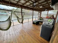 Hideaway Cove -  Lots of Space, Air Hockey Table, Screened Porch, Fishing Dock