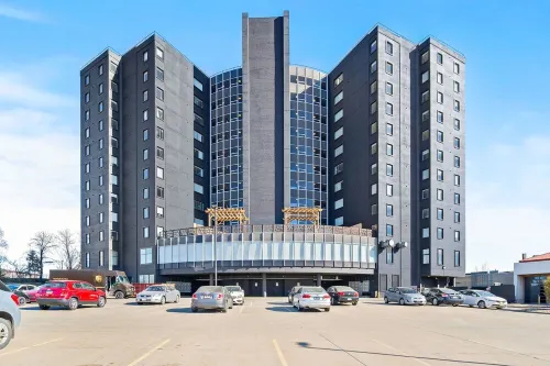 Stunning Penthouse - King Bed - City/River View - Corner Unit - Wells Fargo