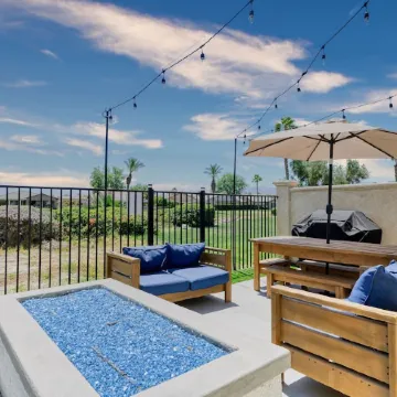 Coachella Valley Getaway: Cal-King, Hiking, Pickleball, Golf, Swim