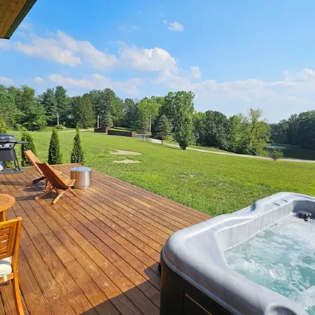 The Mysa - Lux Villa with Sauna & Hot tub / NEW