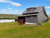 Big Riverfront House Near Beach Access, Cvg, & Downtown - 2-stjärniga