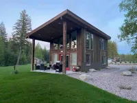 Grinnell Chalet Hotels near Glacier National Park