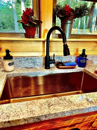 Amazing Mountain Views at the 2-Story Highland Hideaway