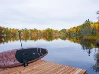 2500 SF Remodeled Cottage on a Quiet Lake in the Woods Hotels in Newbold