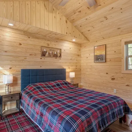 Lake View Adventure Cabin at Bear Bluff Retreat