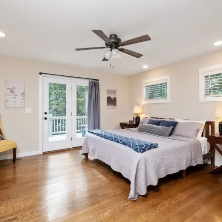 Duke's Place: New Massanutten Mountain Home with Flat Driveway and Quiet Street!