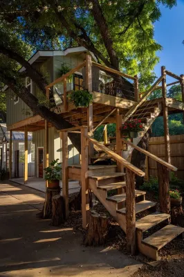 River Haven Treehouse w/Hot Tub by Gruene!