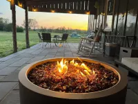 Modern Glamping Cabin in Springfield with king bed and AC on 3 private acres. - Feriehus