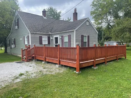 5 bedroom, 3 bath, beautiful hickory kitchen, large living space, sleeps 14