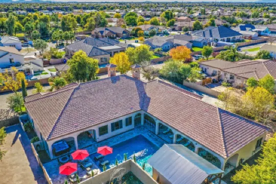 The Grand Resort, 1 Acre PropertyHuge Outdoor Space to Relax in the Sun