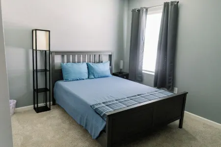 The Jamaica Oasis 4/2 with Heated Salt-water Pool & Hot Tub Отели в г. Себастиан