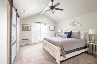 5 ⭐️ Clean & Quiet Barstow Retreat