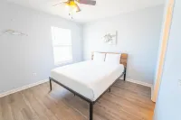 Beautiful 2 bedroom home, close to the beach