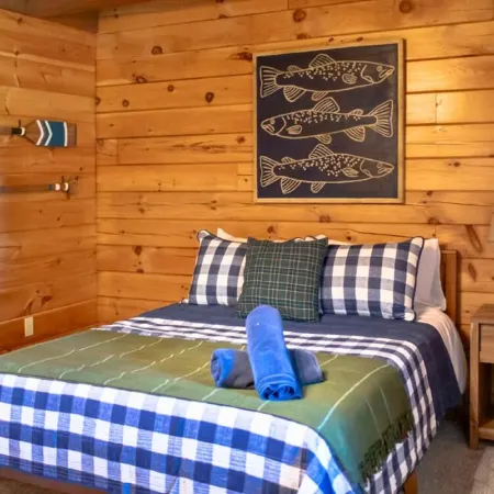 Rustic Log Cabin in the Poconos: Hot Tub, Fire Pit, Pool Table, Ping Pong Table!