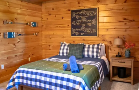 Rustic Log Cabin in the Poconos: Hot Tub, Fire Pit, Pool Table, Ping Pong Table!