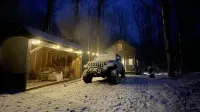 Camp Newbury: 100% off grid. 2 log cabins, pavilion, trails and shooting range. Hotels near Target