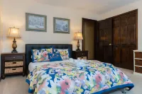 Spacious Family Retreat on 7.5 Private Acres Sleeps 14+ Pool/Hot Tub/Sauna/GR