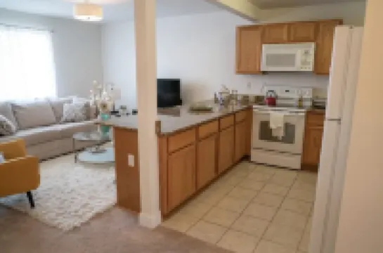 Walk to Beach! King Size Condo!