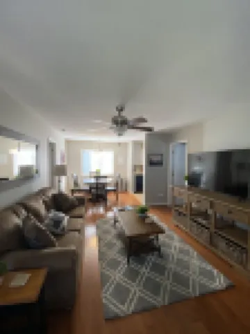 Downtown-walk to Main st Blowing Rock-2nd floor/pets<35lb/close to skiing