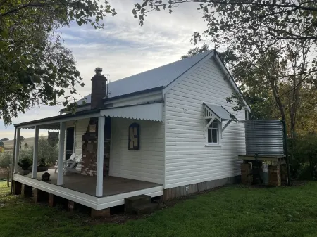 Two Creeks School House Отели в г. Форест Рис