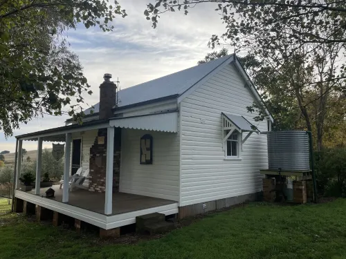 Two Creeks School House