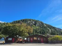 Majestic Mountain Paradise on the Mighty Columbia River