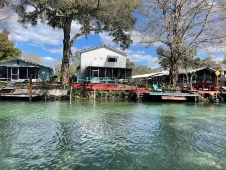 Main River house: Includes Kayaks, Canoe, Game Rm, Weeki Spring behind home,