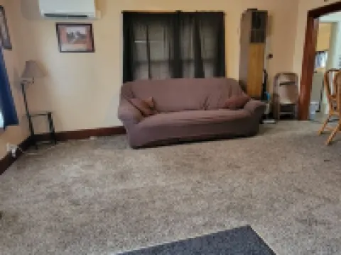 Nice home in downtown 1 block from theater Hotels in Torrington