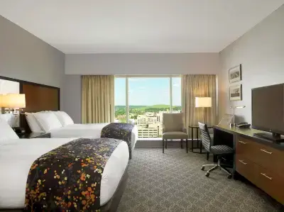 DoubleTree by Hilton Cedar Rapids Convention Complex Hôtels à : 