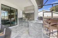 Amazing Outdoor kitchen & Private Screened In Pool