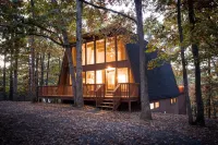 6BR Modern Massanutten Chalet with Hot Tub, Sauna