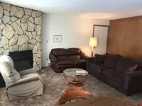 Clean, Comfortable and Quiet Condo at the base of Jackson Creek Summit