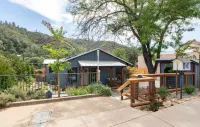 Charming 2-bedroom cottage - walkable downtown Mariposa/31 miles to Yosemite Hotel dekat Chocolate Soup