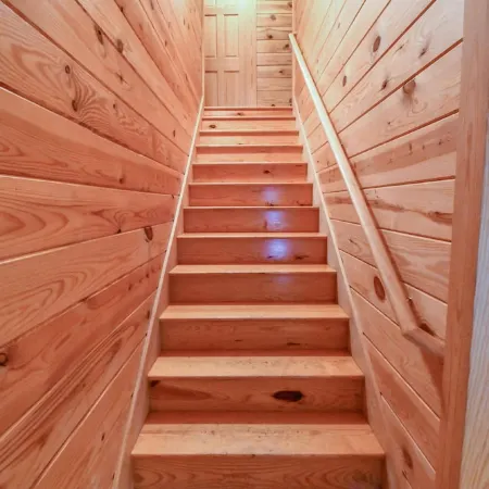 Cabin 114, Luxury 6 bedroom, 3 bath cabin minutes from Downtown Lexington!