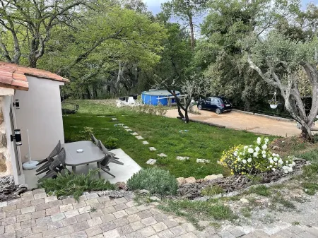 Cosy ALL NEW cottage with swimming pool-