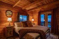 The Four Seasons  - A Getaway to White Sands NP and Cloudcroft, NM w/ Hot Tub! Hotels near Aquatic Dwellings Waterfall