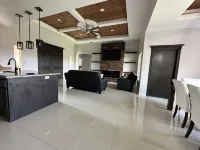 Family Escape Home w/playground 5 minutes from shopping centers & restaurants