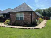 Cozy, cute studio! Safe and quiet neighborhood, Comfy bed; Near downtown! Hotels near The Walmart Museum