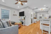 Walk to Beach! 4 Beach Badges Included. BBQ + Fire Pit. Towels + Linens Included